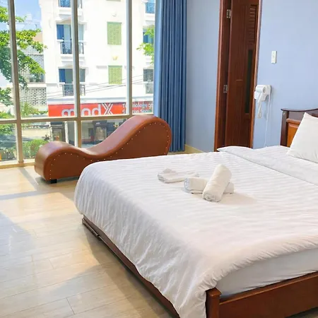 RedDoorz gần Bến xe Miền Đông-2